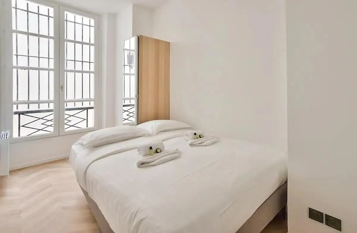 Apartment Le Marais Paris - 3 Bedrooms, 2 Bathrooms, 2Wc France
